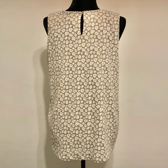 EMELIA Sleeveless‎ Layered Print Top - Picture 3 of 7